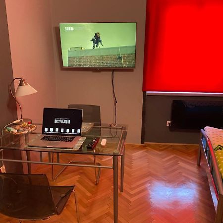 Apartment B42 Bed And Cafe Praag Buitenkant foto