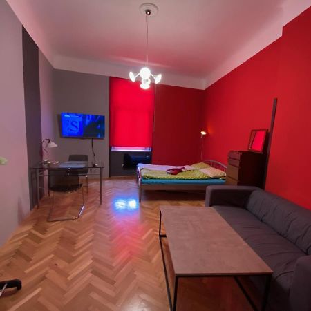 Apartment B42 Bed And Cafe Praag Buitenkant foto