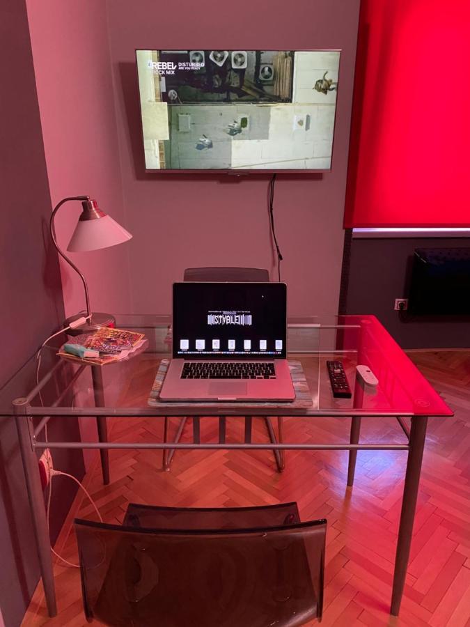 Apartment B42 Bed And Cafe Praag Buitenkant foto