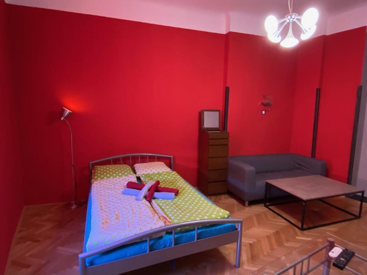 Apartment B42 Bed And Cafe Praag Buitenkant foto